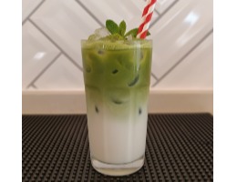 Buzlu Badem Sütlü Matcha Latte