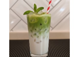 Buzlu Hindistan Cevizli Matcha Latte