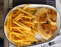 Bazlama Tost (kaşarlı )